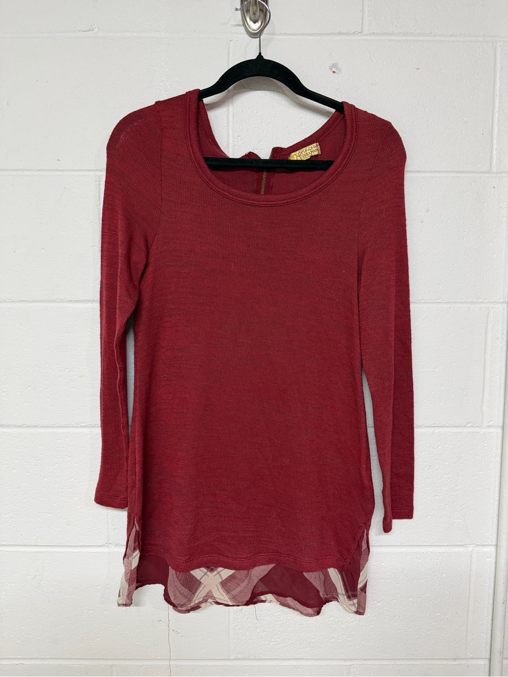 princess vera wang Red Layered Hem Long-Sleeve Top